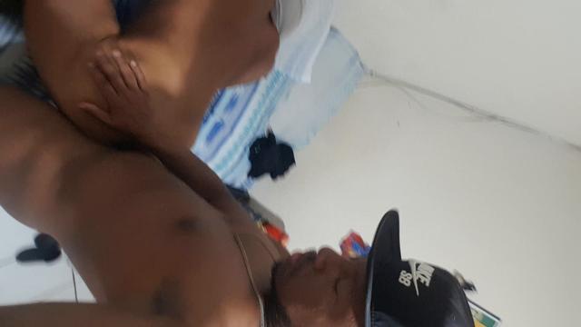 O pretin me dando o cu gostoso após fumar 1 , parte 2