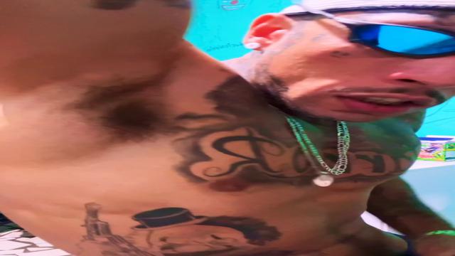 CHEIRO DE MACHO 