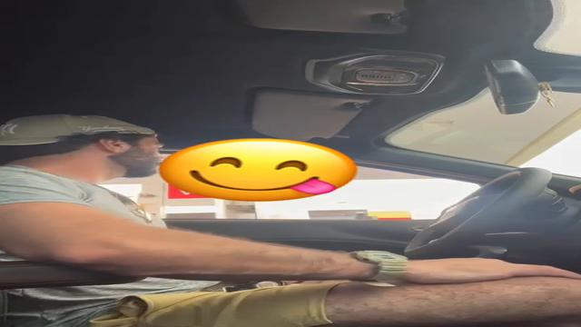 Mostrei meu pau pro frentista! ???