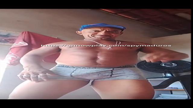 Moreno provocando