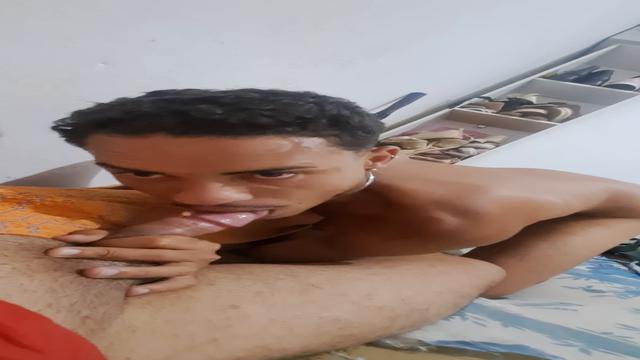 Aquela mamada gostosa no vizinho casado 