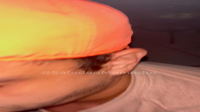 Seguidor do Twitter urso casado pauzudo me deu leite...