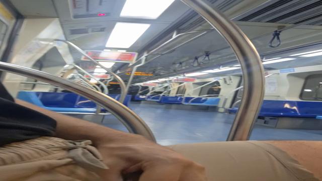 Rapidinha no vagão do metrô 