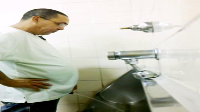Pissing #13