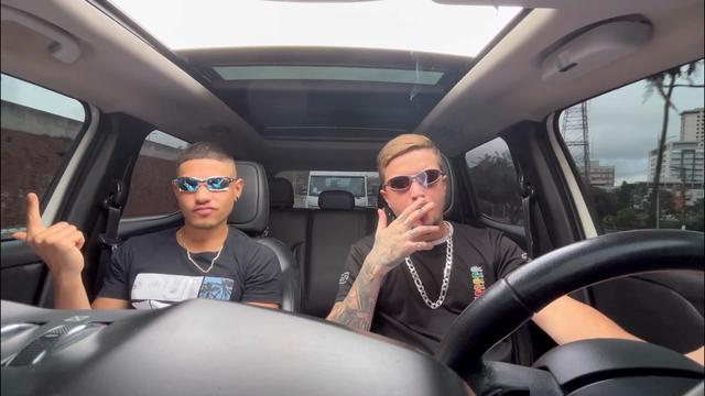 Two maloka fucking in the car in the middle of the street