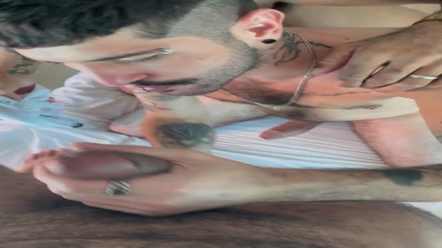 TRÊS PENTELHUDOS GROSSO 