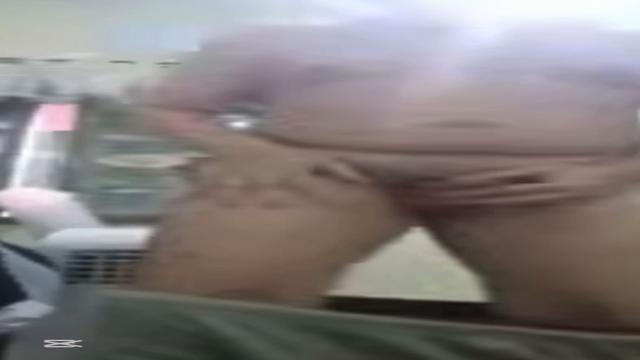 Quem curte coroa gordinho ?? Esse é branquinho pau p...