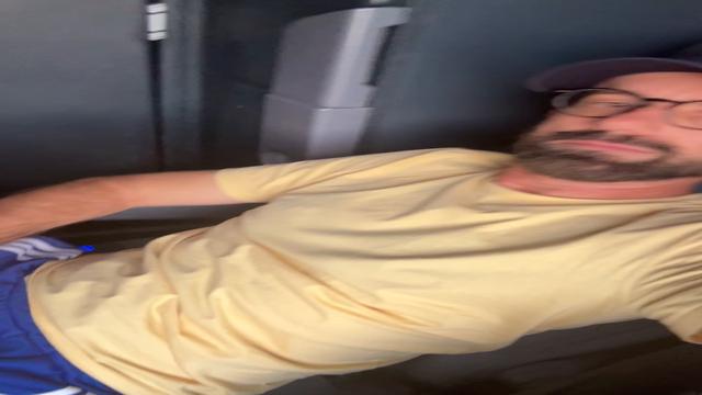 Vídeo 14 de 24 - exibindo o pau no onibus