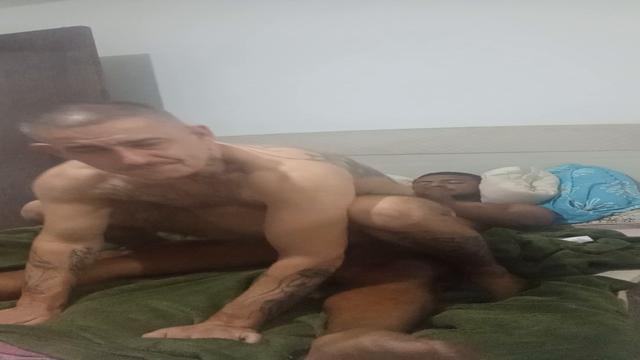 Macho colombiano Comedor de viado, veio pra dar um t...