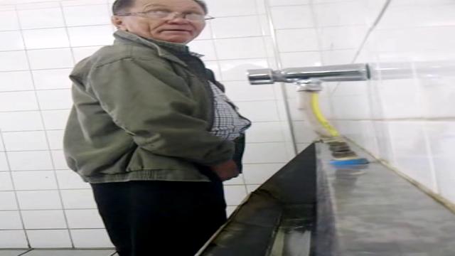 Pissing #104