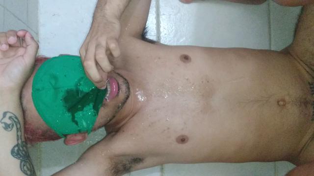 Mais um novinho mictório 