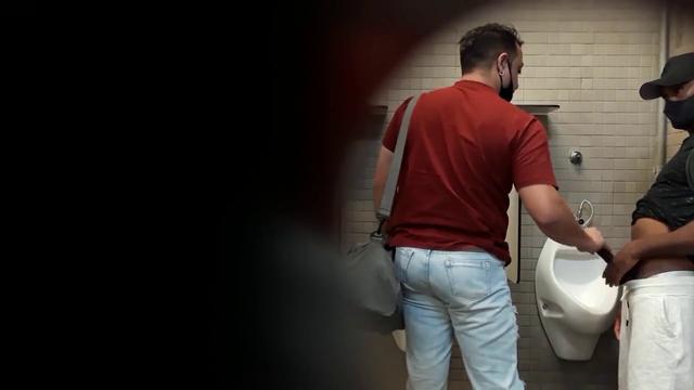 Heteros saindo da rotina e pegando macho dentro do b...