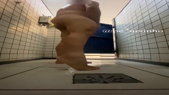 V232 O viciado em banheirao