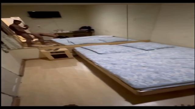 Fudendo o novinho no Motel 