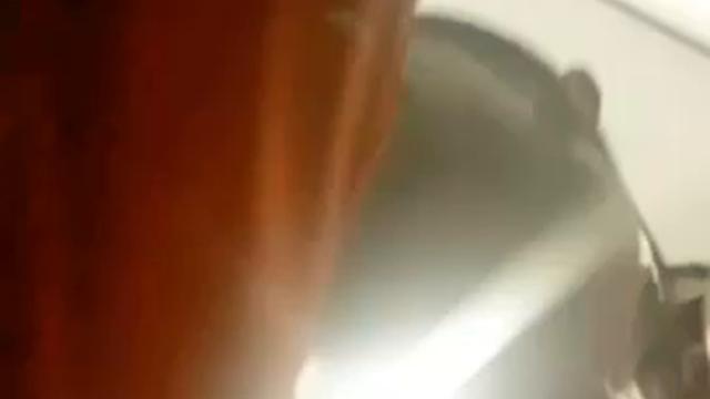 Mamando no banheiro 