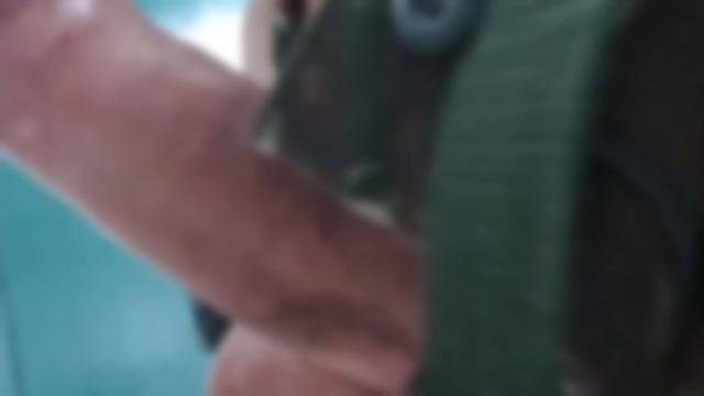 Barbeiro Militar batendo uma !! 