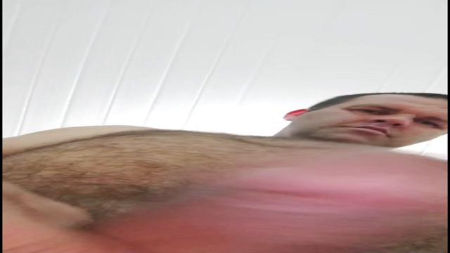 Hétero peludinho 48 anos inédito disse que tem vontade de dá o cuzinho .. todo peludo delícia 