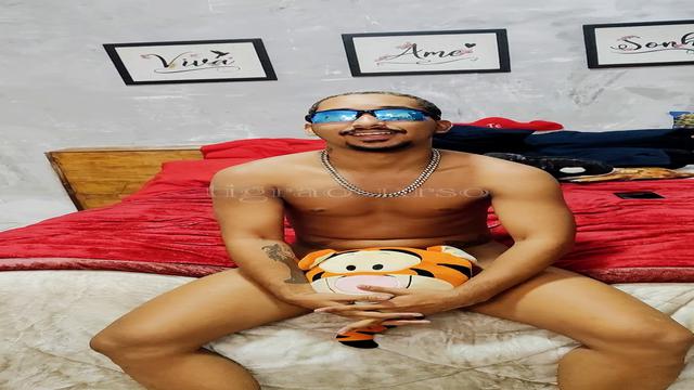 Mavambo kitten in a cool chat and a really hot fuck