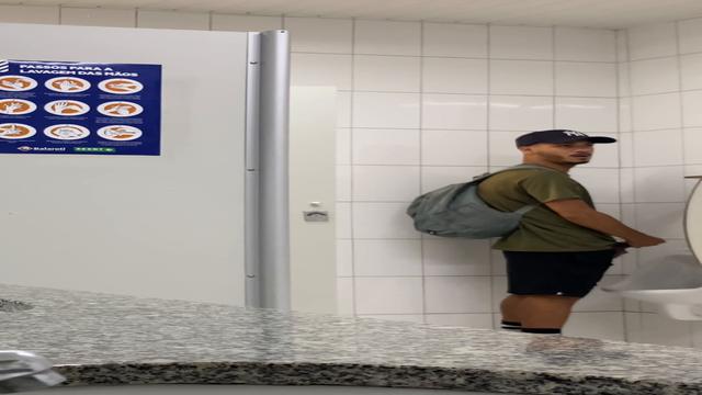 Limpa minha pika cheia de porra