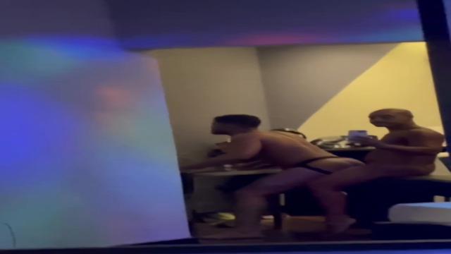 Gosto de puta que já começa me dando chá de cu