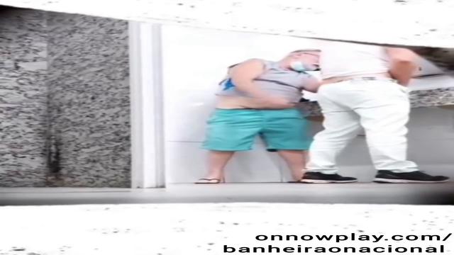 Banheirão de supermercado 