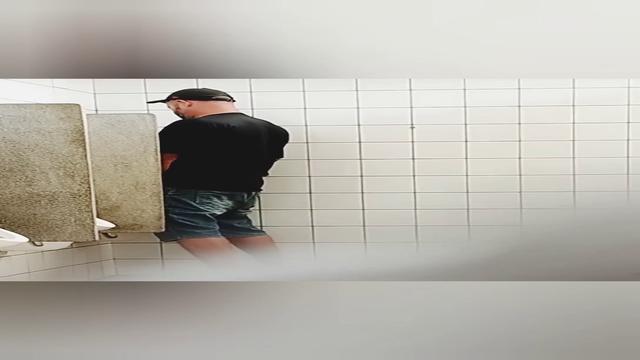 SÓ FLAGRAS no Banheiro dos Caminhoneiros! (VÍDEO 11)