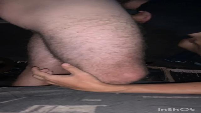 CAMINHONEIRO CINQUENTÃO TENTANDO FAZER FISTING EM MIM