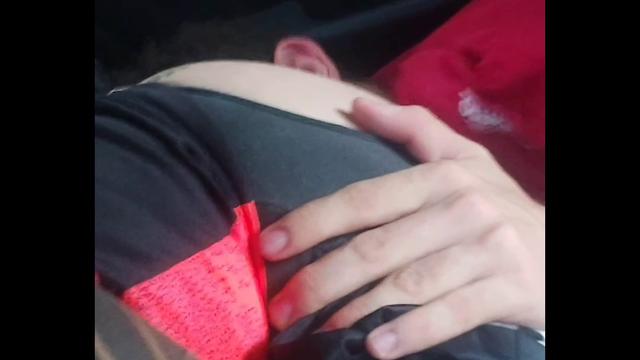Novinho da Araújo 18 anos me fudeu dentro do carro n...