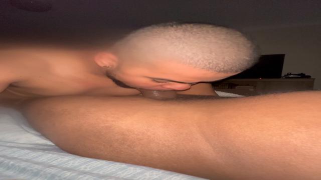 Mamando gostoso a pica grossa do puto casado 