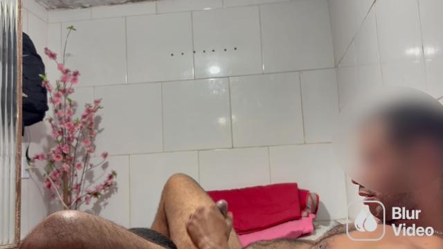 Lambendo cuzinho do marido da vizinha completo  