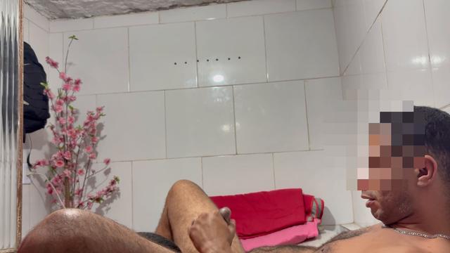 Chupando o cuzinho do marido da vizinha 