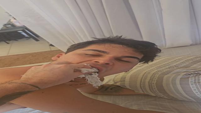 Leitando a puta e deixando na cama 