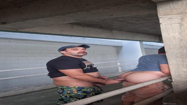 Rapidinha com casado em público 