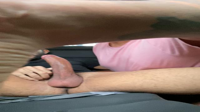 mamando o dotado no carro
