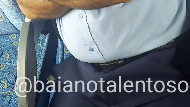  MOTORISTA DO BUSÃO FICOU EXITADO COROA LINDO ?