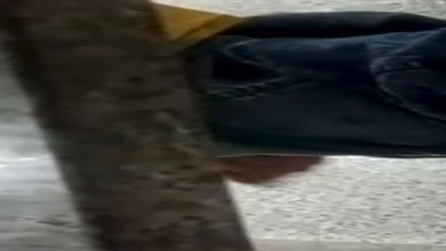 O preto gostoso da empresa que homem batendo uma gos...