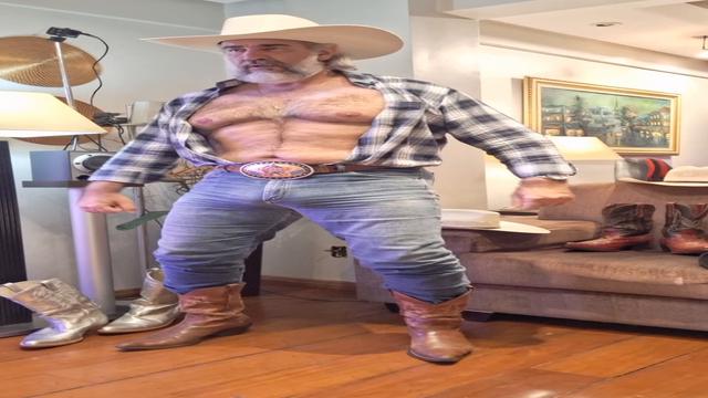 FINAL DO DIA DE CORPÃO PELUDO TODO SUADAO EXALANDO C...