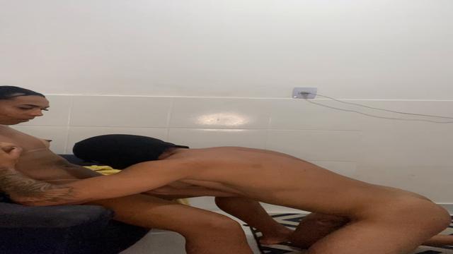 Putaria gostosa com esse safadinho ???