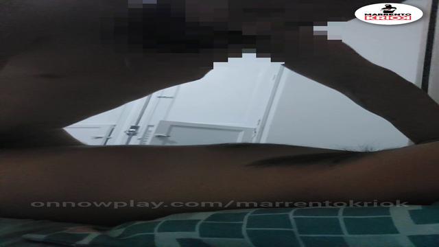 Abusando do otário enquanto ele chifra o corno 