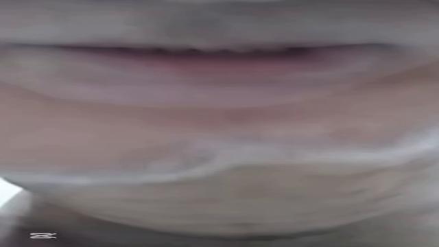 Mais uma leitada desse maduro no banheiro do trabalh...