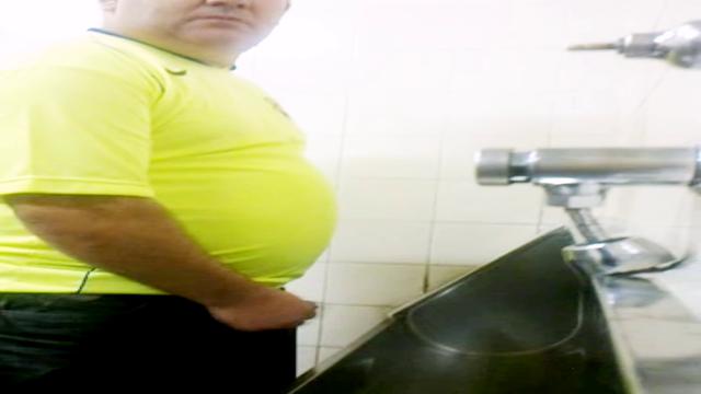 Pissing #19