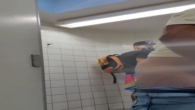 Tesudos no banheirão