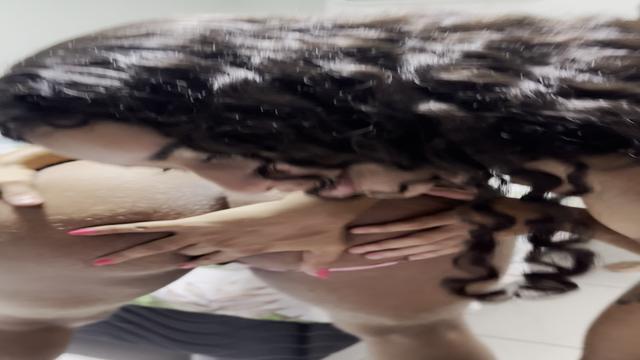 Bastidores com as meninas em uma live