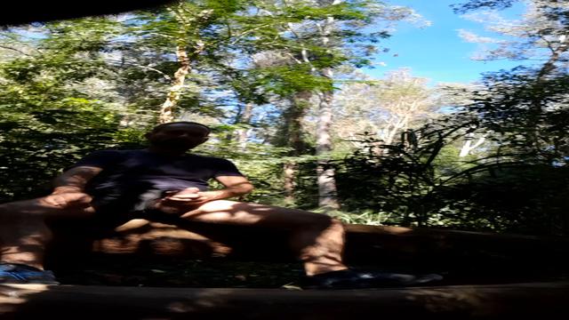 Prendi o celular na bike e fiz exibicionismo, pauzão...