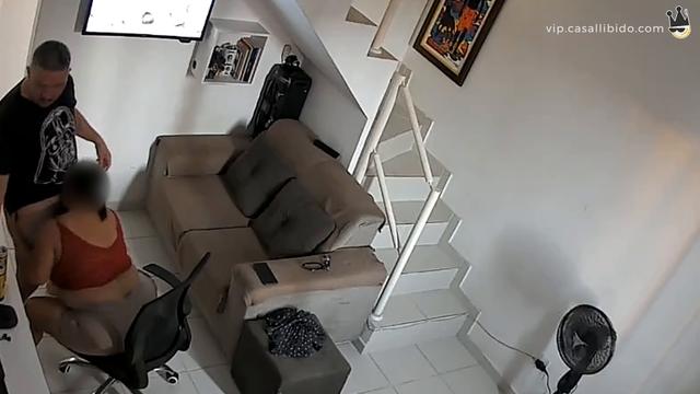 Adivinha quem foi flagrado pela câmera de segurança