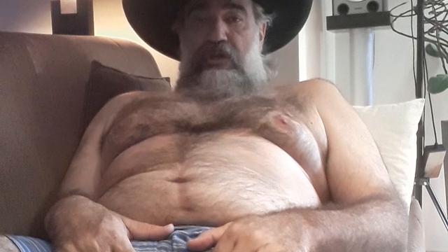 ACORDANDO COM TESÃO E PICÃO NA MÃO 