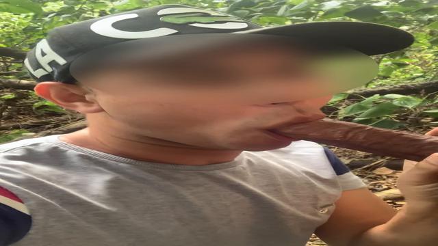 Esse hétero só deixo eu chupa ele por 10$ reais 