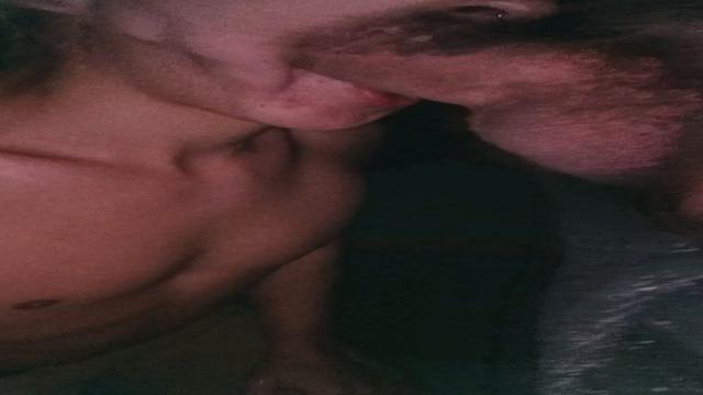 O Bear me arrastou pra praia e encheu meu cool de le...