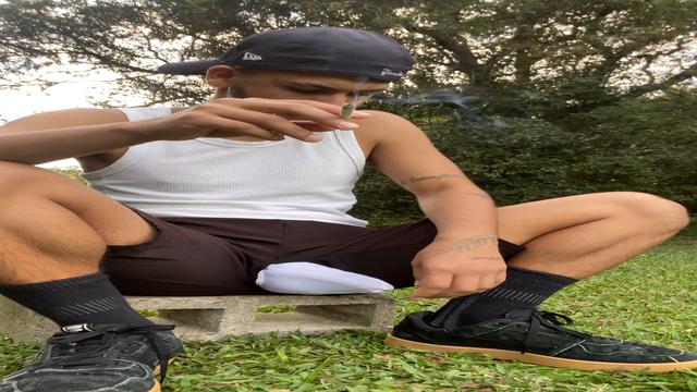 Mostrando meu pacote no parque 