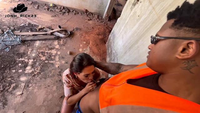 Veronnaink caught me masturbating at the constructio...